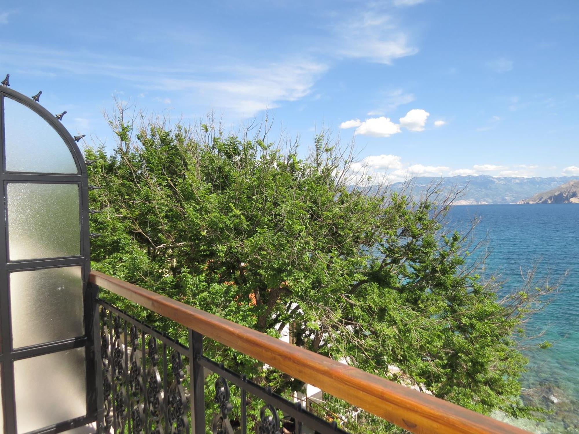 Apartments Authentic Baska 1 Kamer foto